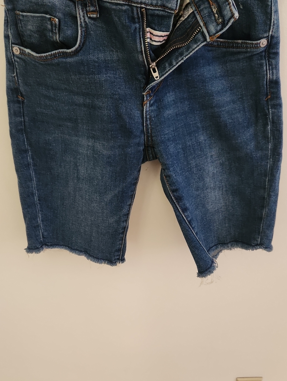 Anthropologie Pilcro & The Letterpress High-Rise Slim Bermuda Shortd Raw Hem 26 - Picture 5 of 7